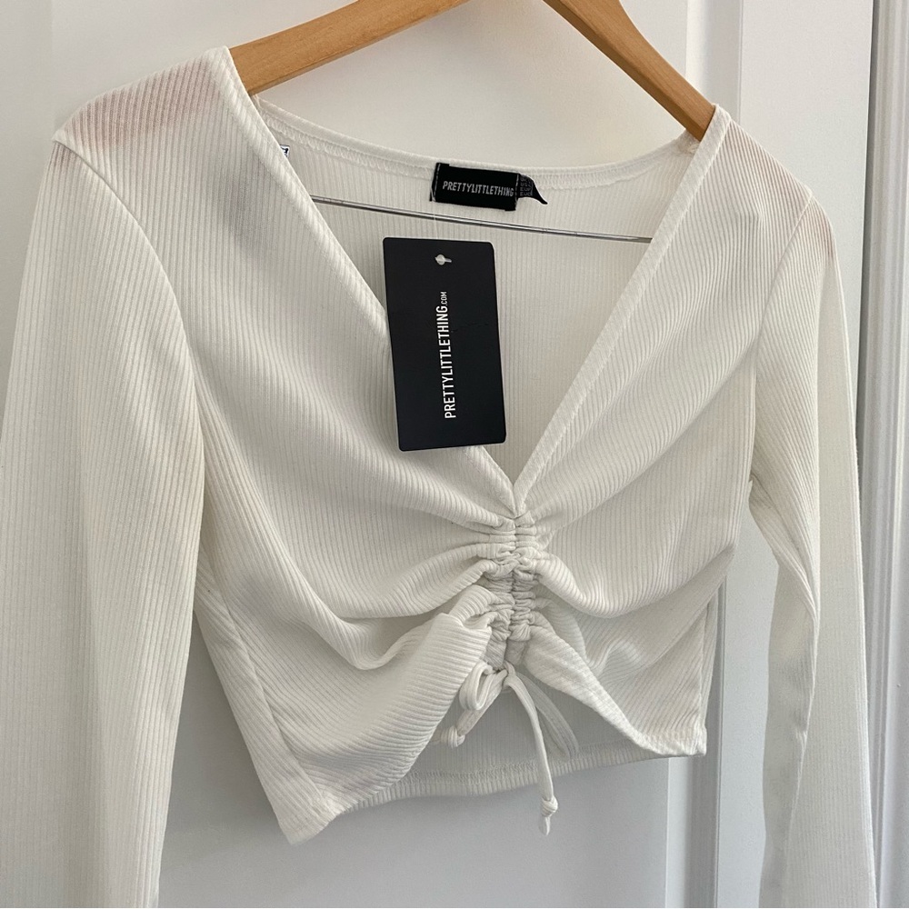 ⛄️ Shape White Ribbed Long Sleeve Ruched Front Crop Top - Picture 3 of 5